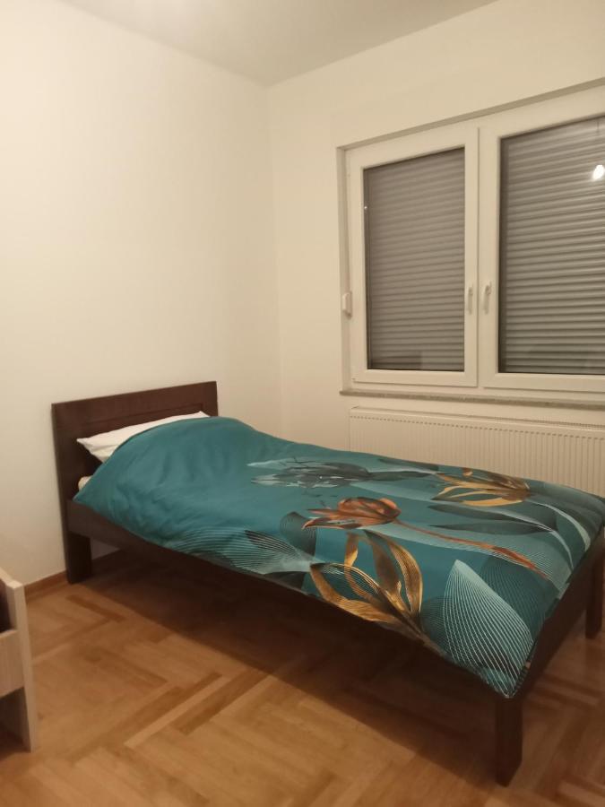 Rooms Near The Airport Сараево Экстерьер фото