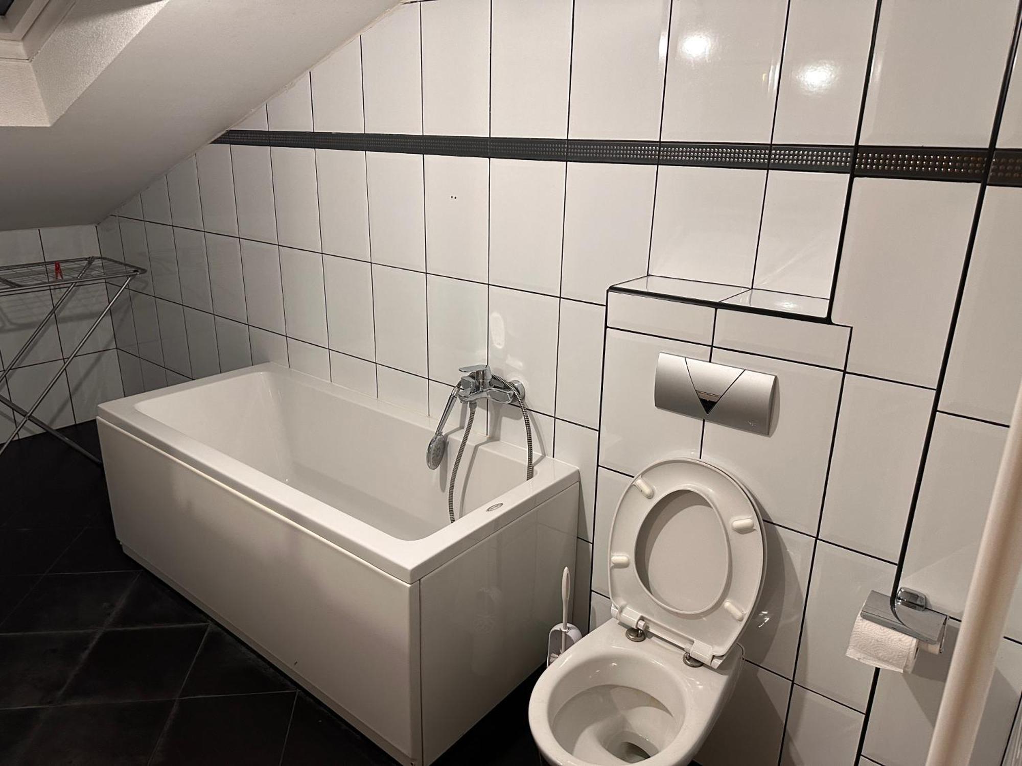 Rooms Near The Airport Сараево Экстерьер фото