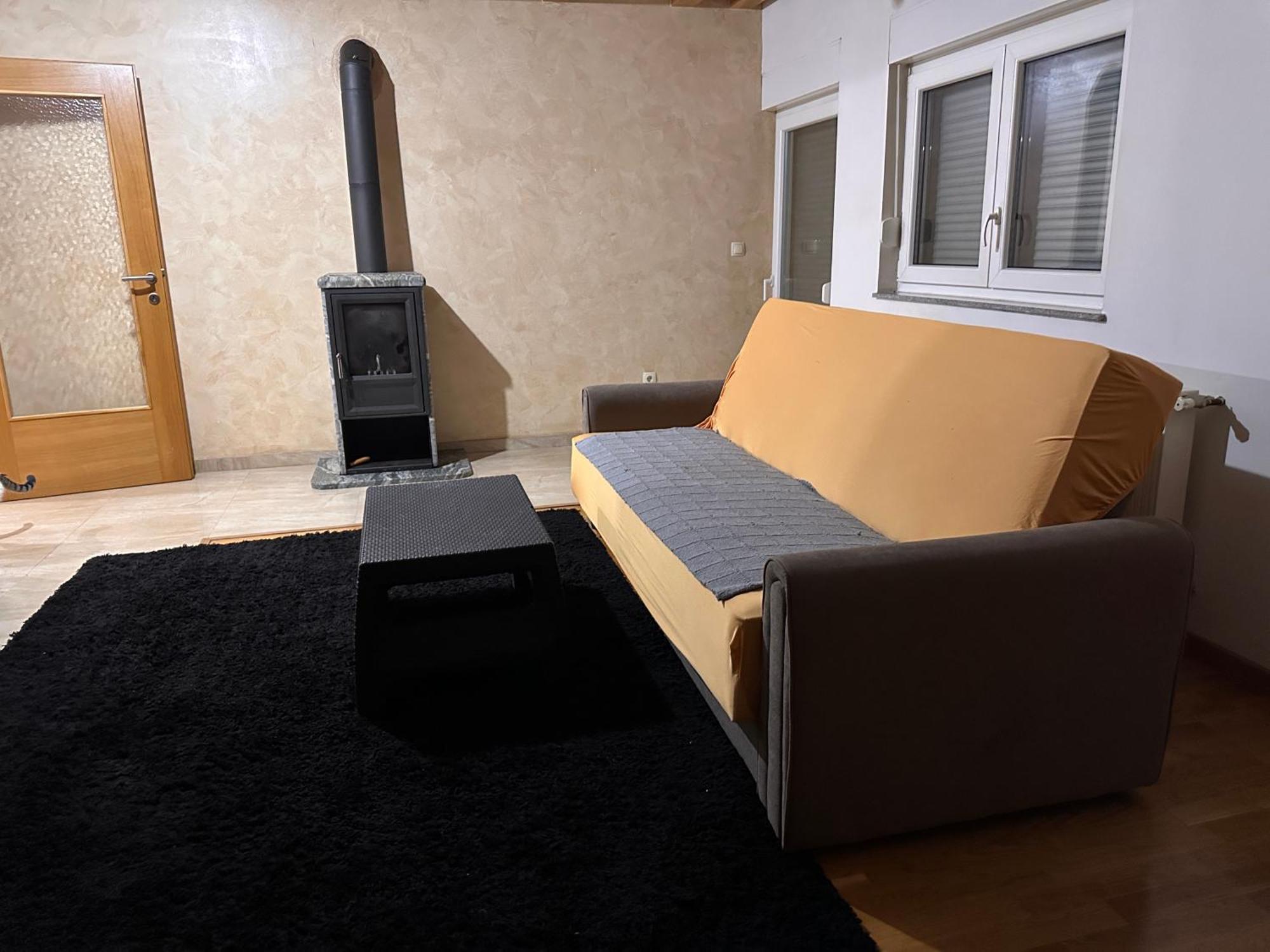 Rooms Near The Airport Сараево Экстерьер фото