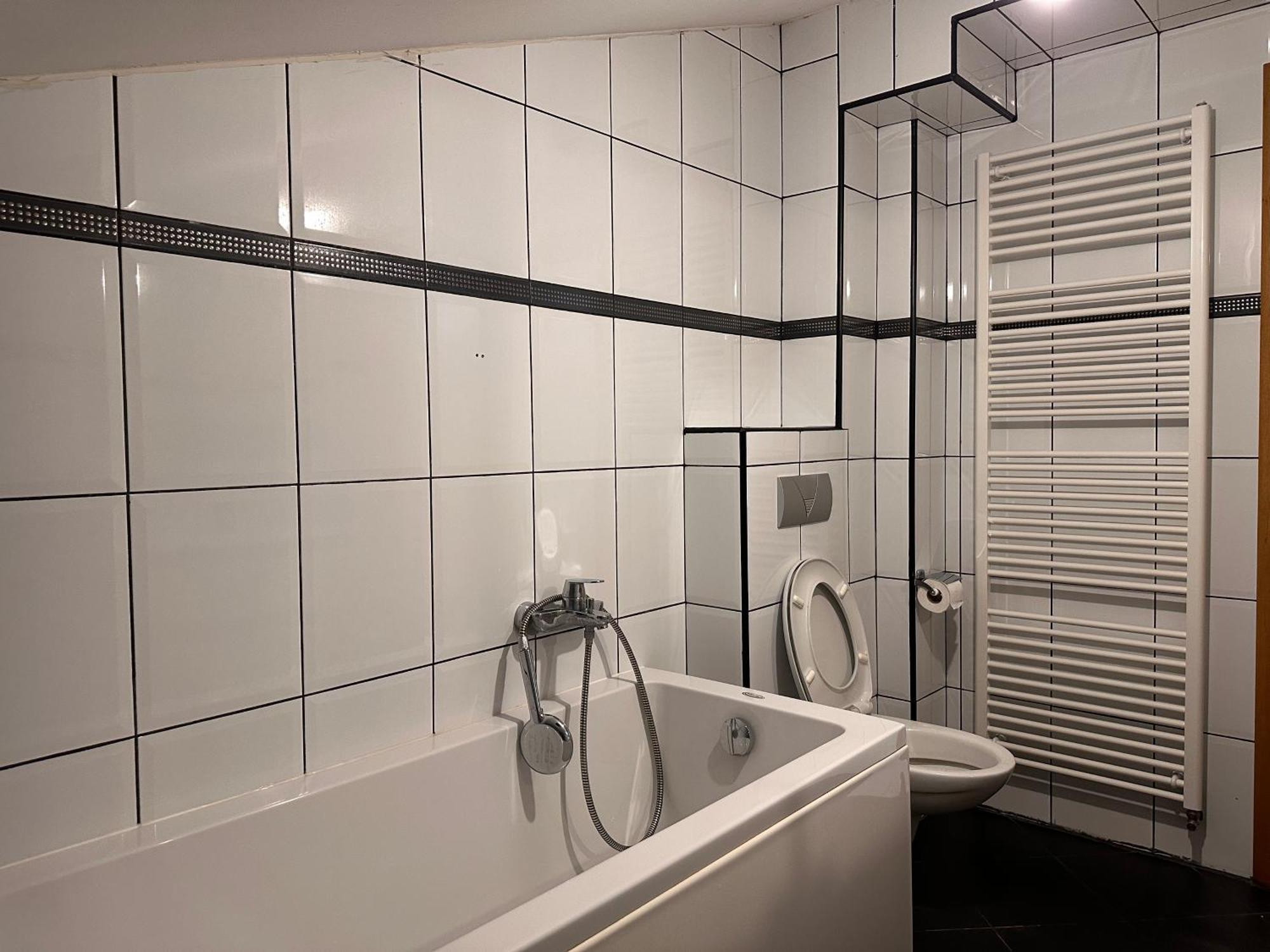 Rooms Near The Airport Сараево Экстерьер фото