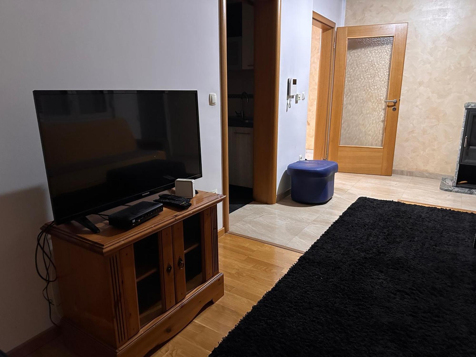 Rooms Near The Airport Сараево Экстерьер фото