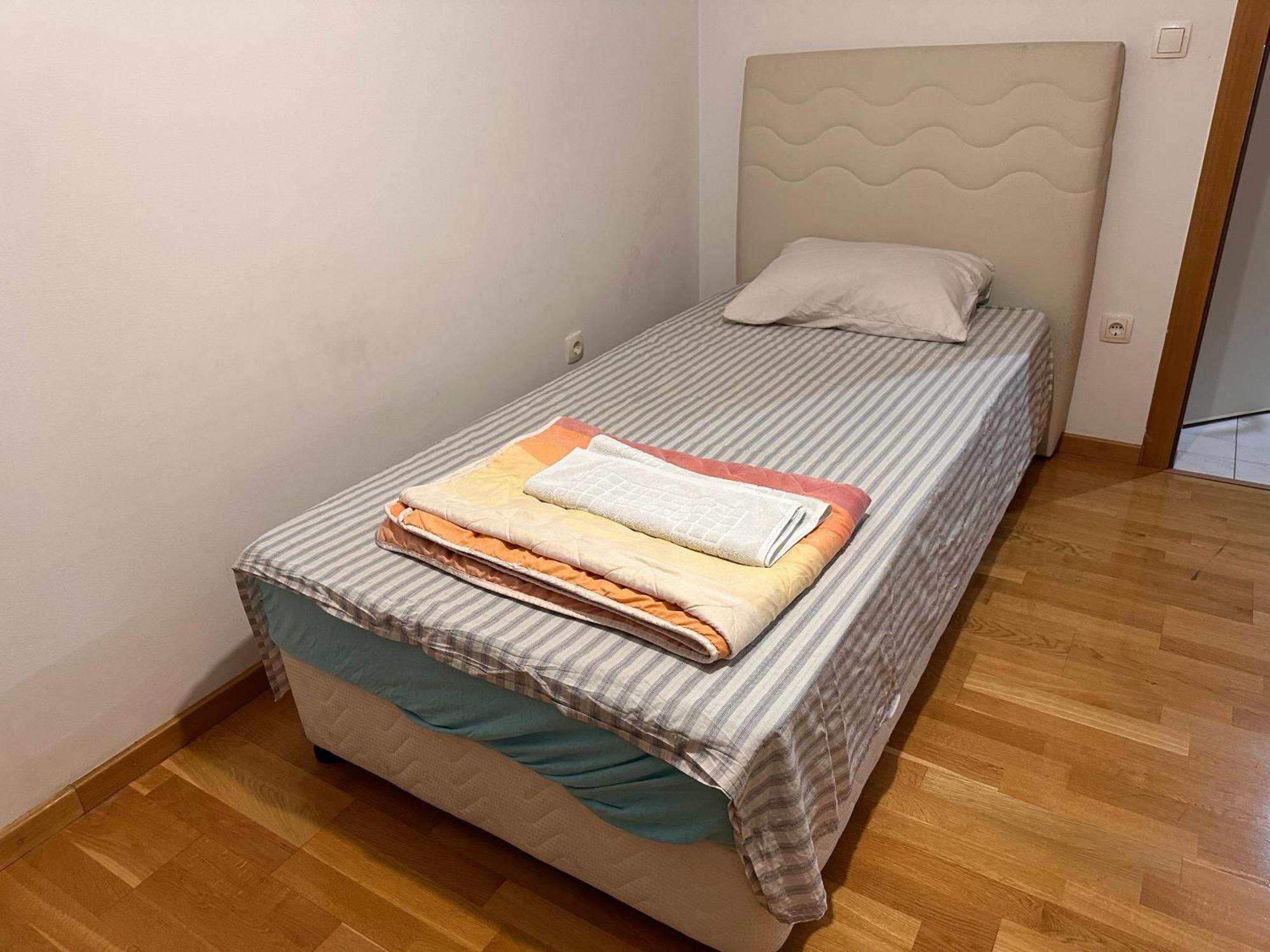 Rooms Near The Airport Сараево Экстерьер фото